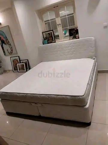 Brand new King size American style Diwan base bed with mattress Available