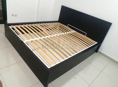 IKEA hydraulic queen‑size bed (160 × 200 cm) with  IKEA mattress