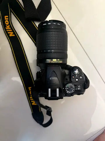 Nikon D5300 SLR camera with nikon VR 18-140 mm lens