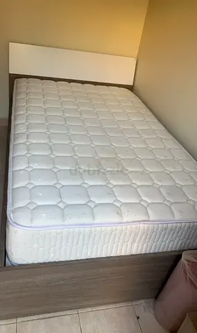 Comfortable Bed with Mattress for Sale