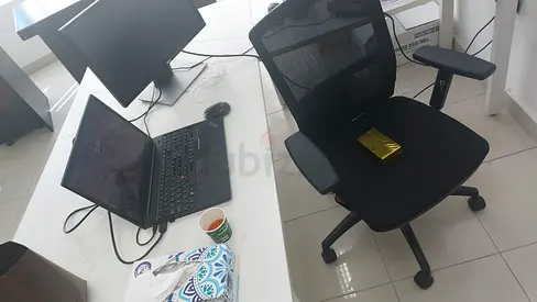 Comfortable Office table for Sale