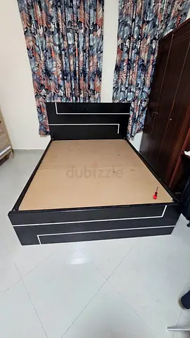 QUEEN SIZE BED AND MATTRESS