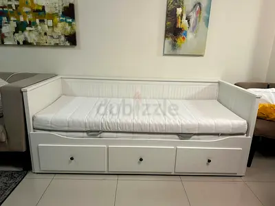 Stylish Ikea White Day Bed with Storage