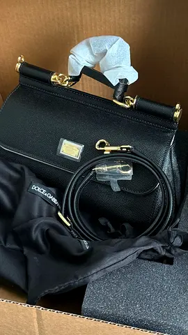 Authentic Dolce  Gabbana Dust Bag Set  دولتشي اند غابانا جديدة بكامل الملحقات