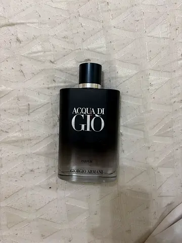 Giorgio Armani Acqua di Gio Parfum 200ml for exchange or cash I don’t mind preferably ( Bianca latte