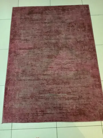 Stylish Abstract Area Rug in Soft Pink