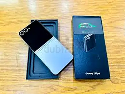 SAMSUNG GALAXY Z FLIP 6 256 GB JUST LIKE NEW