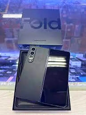 SAMSUNG GALAXY Z FOLD 4 256 GB 10/10 CONDITION