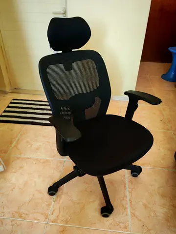 Comfortable Ergonomic Office Chair for Sale.Good condition. All features are working properly, no da