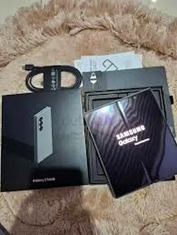 SAMSUNG GALAXY Z FOLD 6 256 GB JUST LIKE NEW