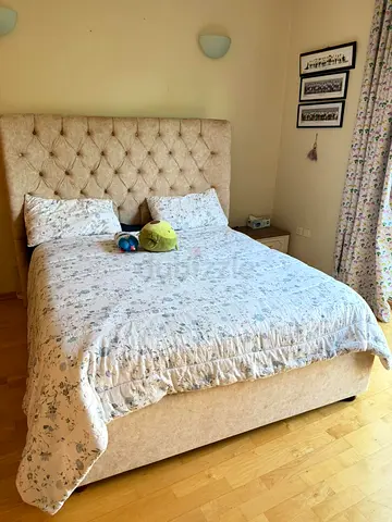 Home Center / The One Queen Bedroom Set