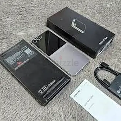 SAMSUNG GALAXY Z FLIP 6 512 GB BEST CONDITION