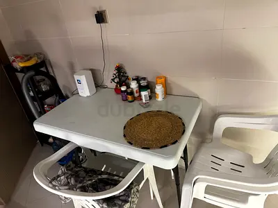 Table with 3 chairs