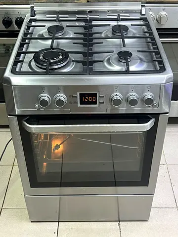 Bloomberg Gas Stove Heavy Duty with Chicken Grill 4 Burners 60×60cm Mint Condition