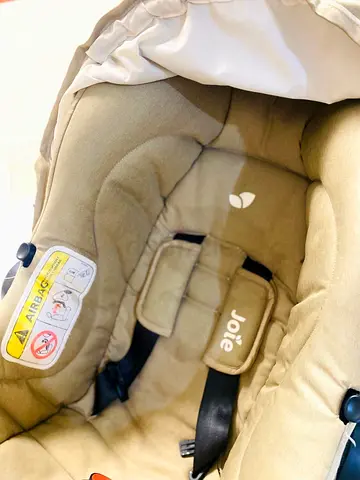 Joie Infant Car Seat in Great Condition
