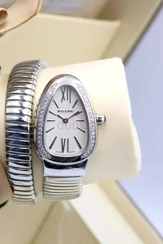 Elegant BVLGARI Watch with Bracelet