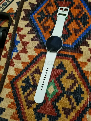 Samsung Galaxy Watch Active2 - Sleek Smartwatch for Fitness Lovers!