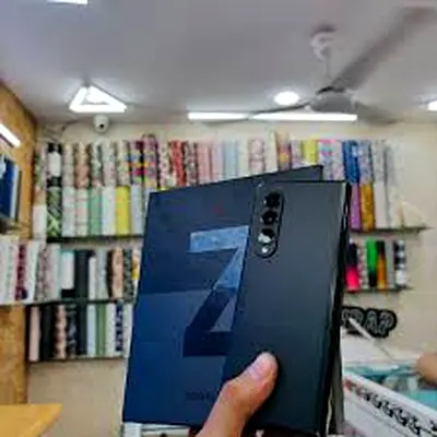 SAMSUNG GALAXY Z FOLD 3 256 SCRATCHLESS CONDITION