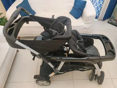 Compact Stroller for 2 children. WITHOUT CAR SEAT.
