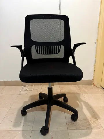 Comfortable Black Office Chair with Ergonomic Design