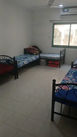 BED SPACE in KARAMA CENTER