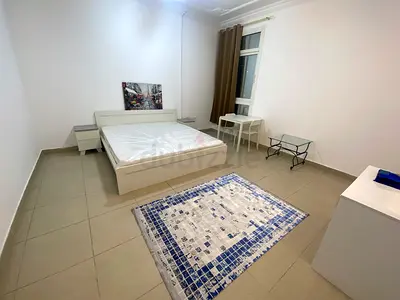 Fully furnished room is for single lady or man   in khalidia