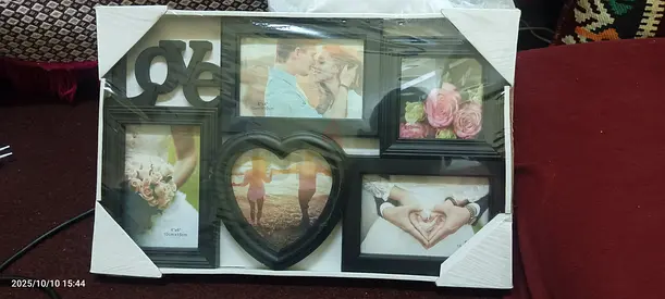 Charming Multi-Photo Frame for Your Cherished Memories