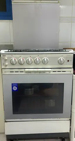 Gas Cooking Range with 4 Burners and Oven