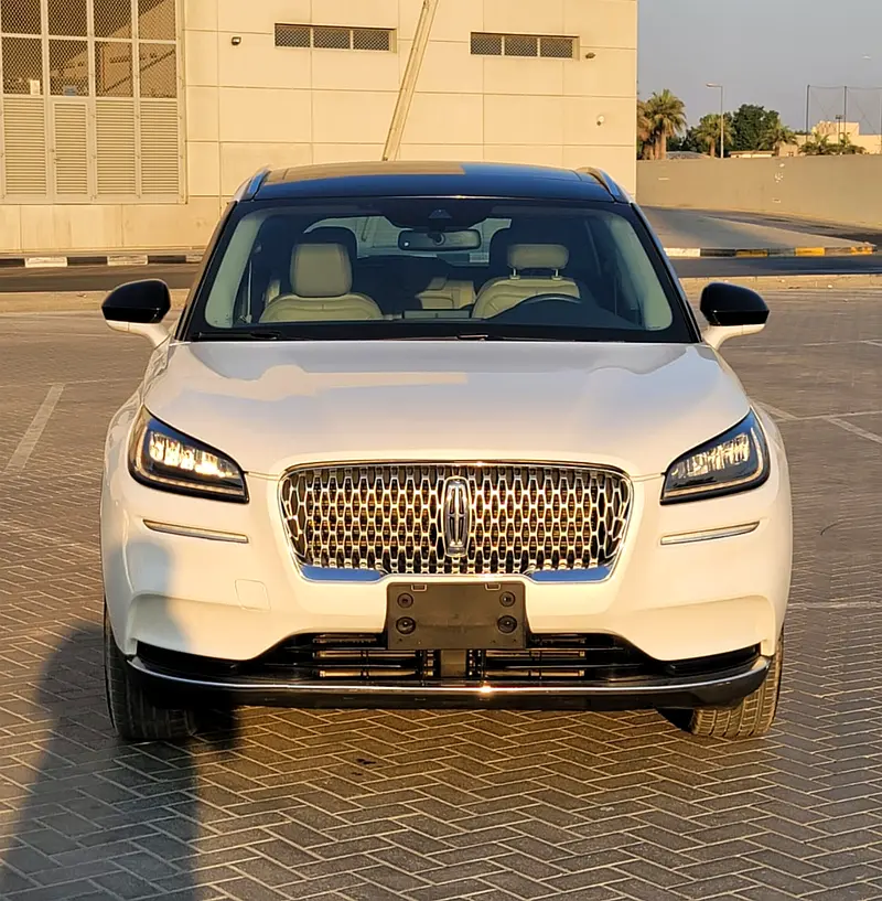 Lincoln Corsair 2022 — photo 1 of 15