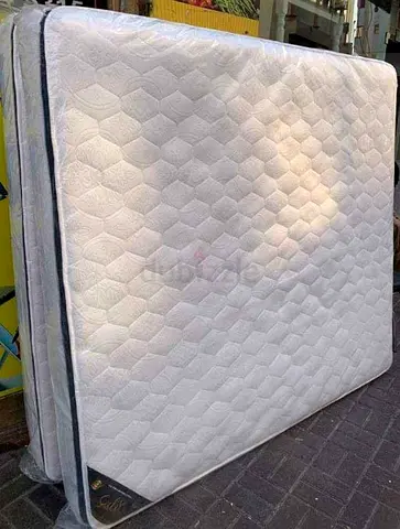 160x200cm mattress with topper foam.  Same day delivery available