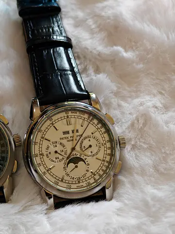 Men Watch