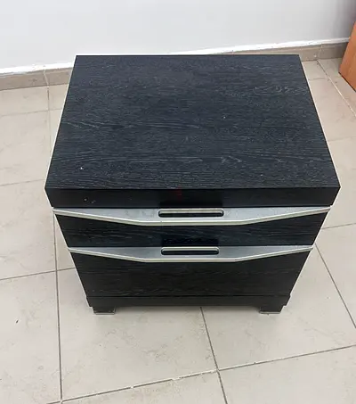 2pcs of Sleek Black Bedside Table with Drawers