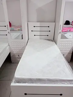 Ladies executive bedspace available in Karama near fish market.