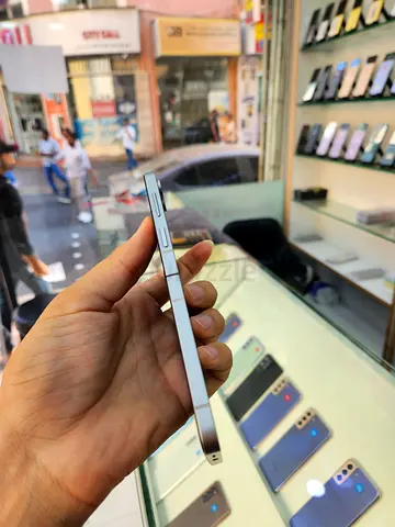 Samaung Galaxy Z Flip 6 256GB TRA With Box