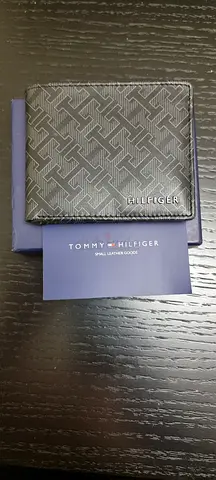 Tommy Hilfiger wallet