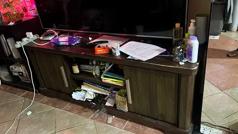 TV RACK/UNIT Stylish and Functional Entertainment Center