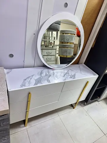 Dressing table