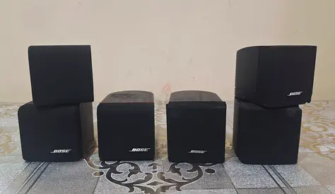 Bose 2 Cube Speakers  2 Single Cube Speakers for Sale in very Good Condition.