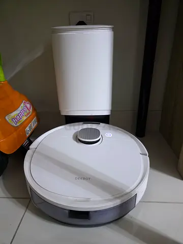 Deebot Smart Robotic Vacuum Cleaner with Docking Station