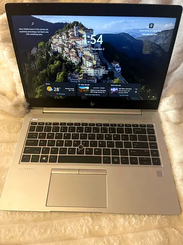 HP EliteBook 840 G5 with charger