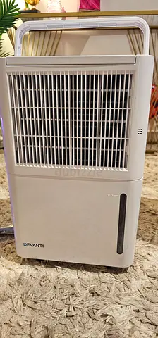 Devanti 12L Dehumidifier - High Efficiency - Excellent Condition
