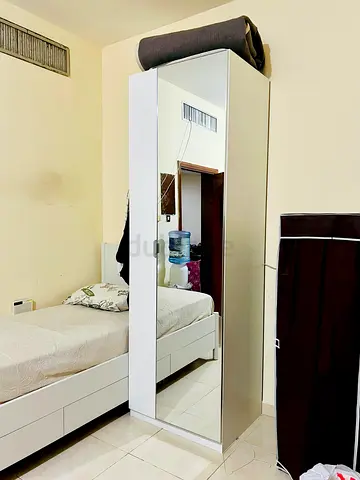 New Sleek White ikea Wardrobe with Mirror
