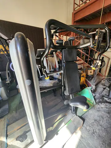 Technogym Chest Press Machine️