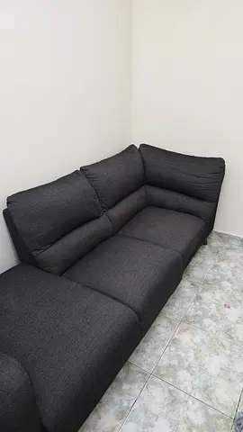 Comfortable L-Shaped Lounge Sofa in Excellent Condition