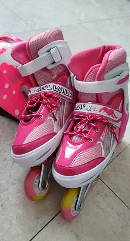 New Girls skates with lights  with all accessories