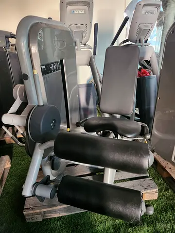 Technogym Leg Curl Machine – Used / Excellent Condition️️