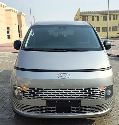 HYUNDAI STARIA 2023 MODEL DIESEL  SEATER  ACCIDENT FREE CAR FOR SALE