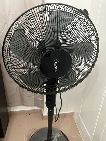 Midea Stand Fan in Great Condition