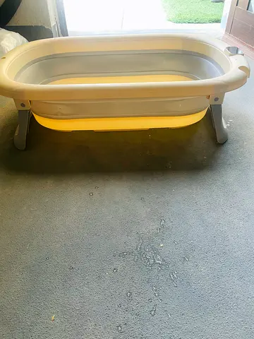 Collapsible baby bath