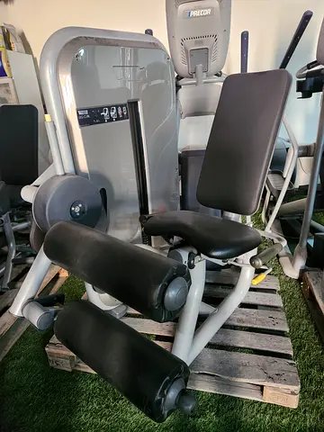 Technogym Leg Curl Machine –️️